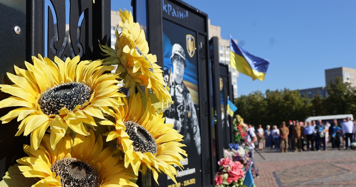 Соняшники пам’яті: у Південноукраїнську вшанували полеглих захисників України
