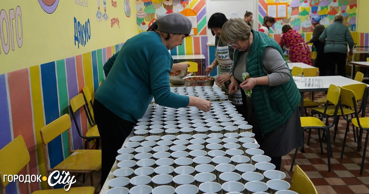 «Банка каші з рідної школи в окопі»: як Городоцький ліцей №1 підтримує своїх випускників на фронті