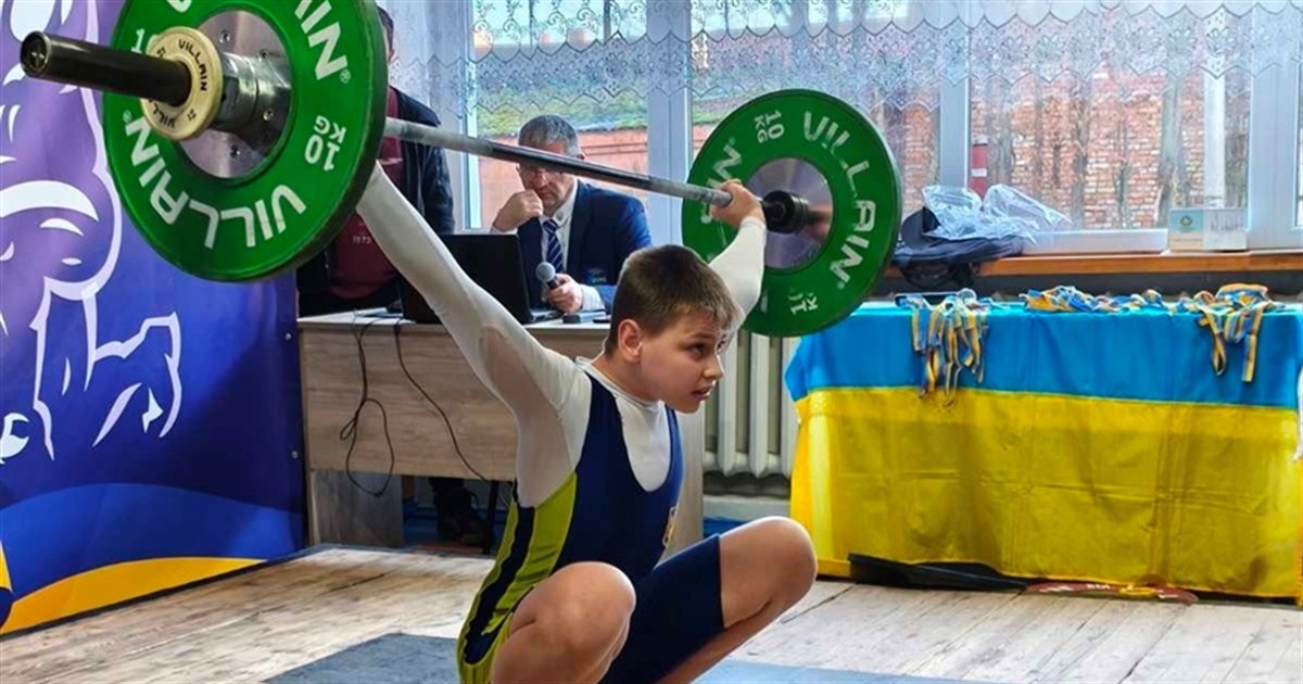 Юні важкоатлети зі Звягеля привезли медалі з турніру у місті Дубно