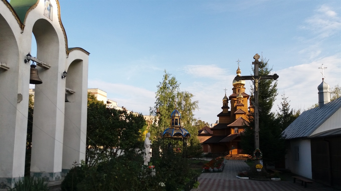 Чим церкви західної України відрізняються від східної, і коли українські католики святкують Різдво