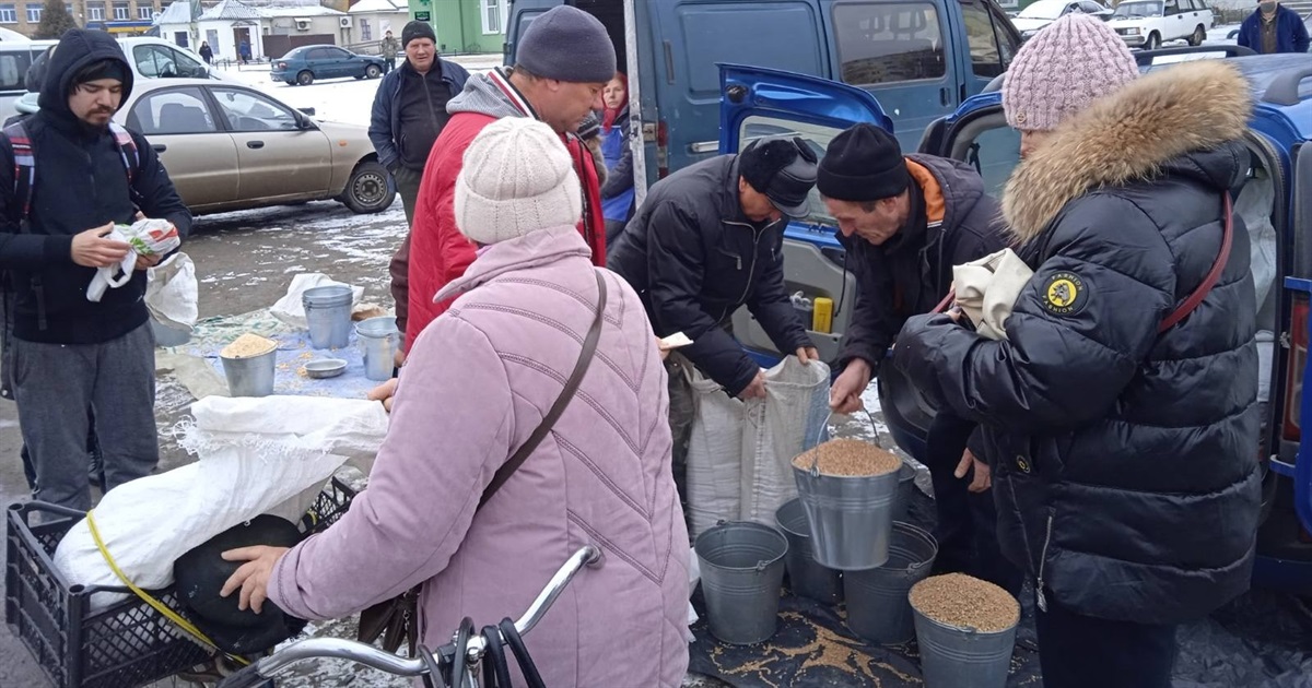 На базарі торги активізуються. Вже й зерном почали торгувати