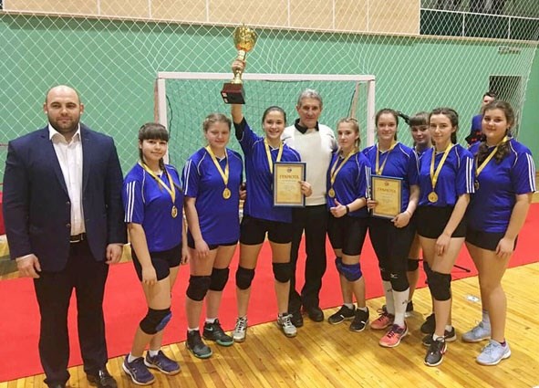 Волейболістки Родинського святкували перемогу