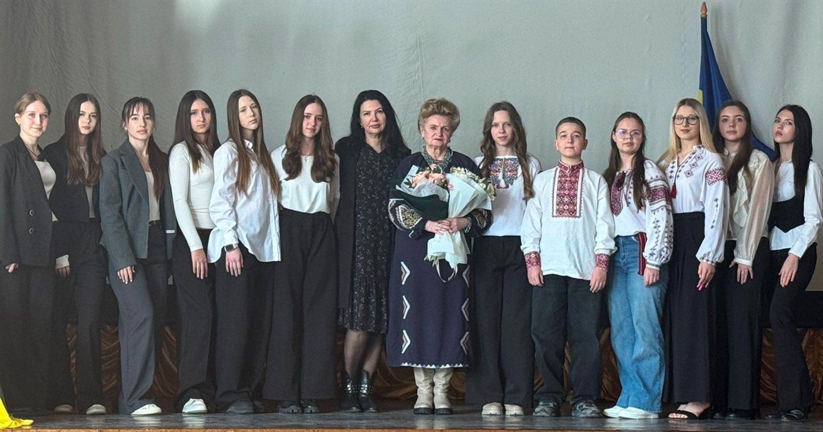 У Старокостянтинівському НВК вшанували Героїв Небесної Сотні та полеглих захисників