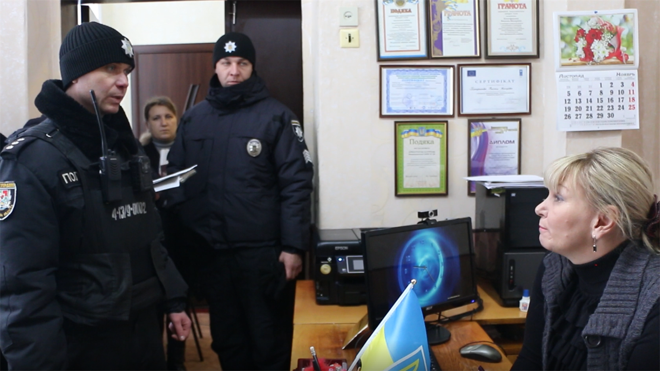 Учеников Попаснянской школы № 24 снова не накормили. Все подробности проблемы: видео