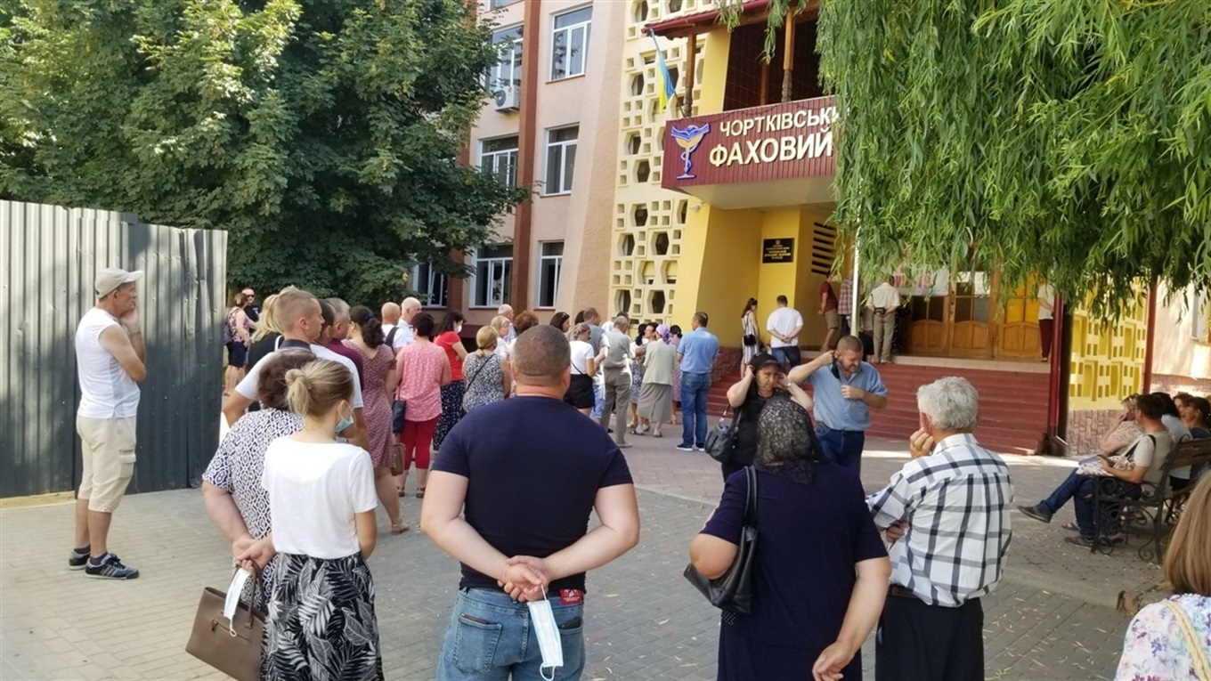У Чорткові за минулі вихідні імунізувалося ще півтисячі людей