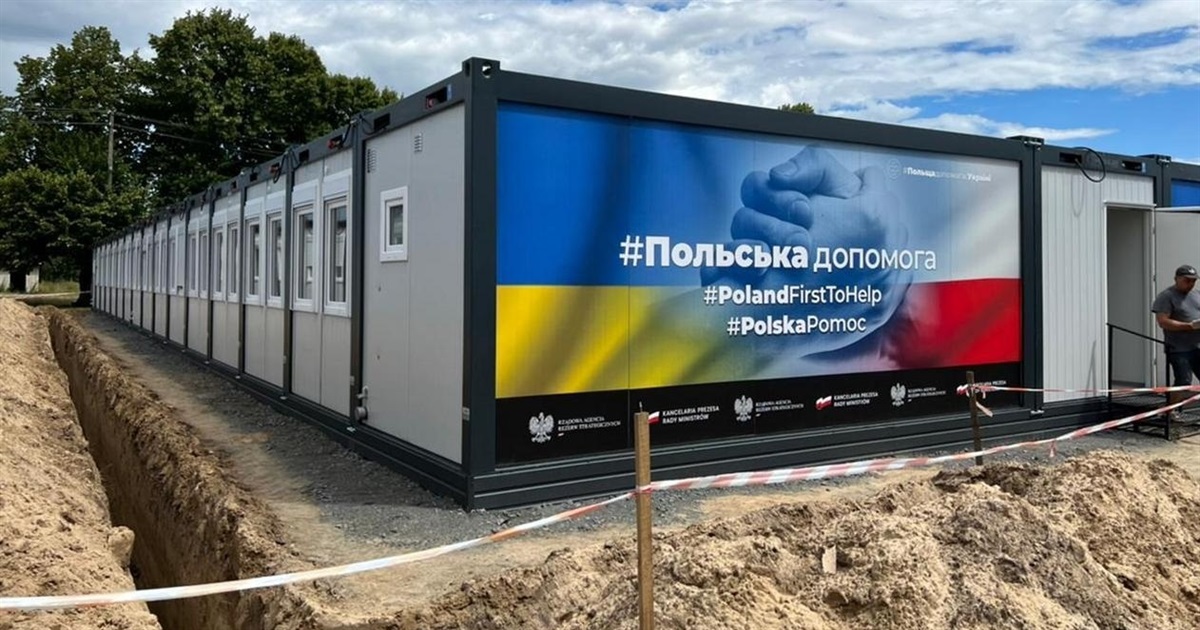В модульному містечку Новоселівки вже збирають меблі та підводять воду і каналізацію