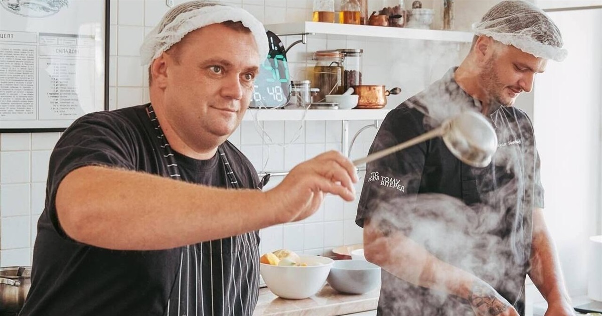 Роботодавці Житомирщини "полюють" на кваліфікованих кухарів, які професійно готують їжу