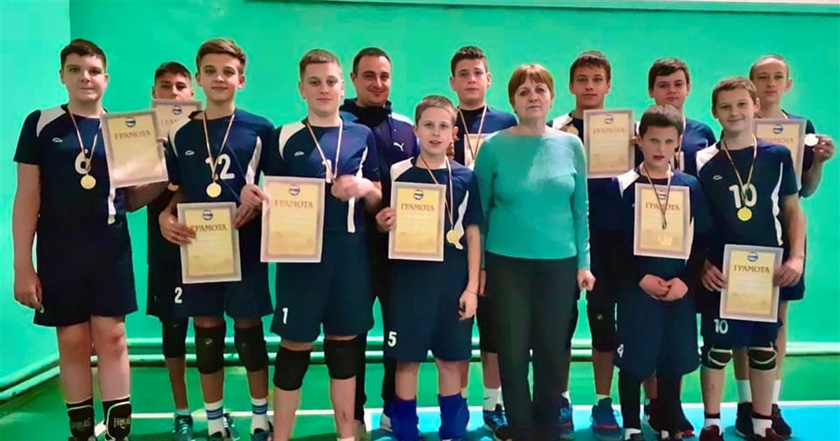 Юні волейболісти зі Жмеринки стали чемпіонами волейбольного турніру у місті Деражня