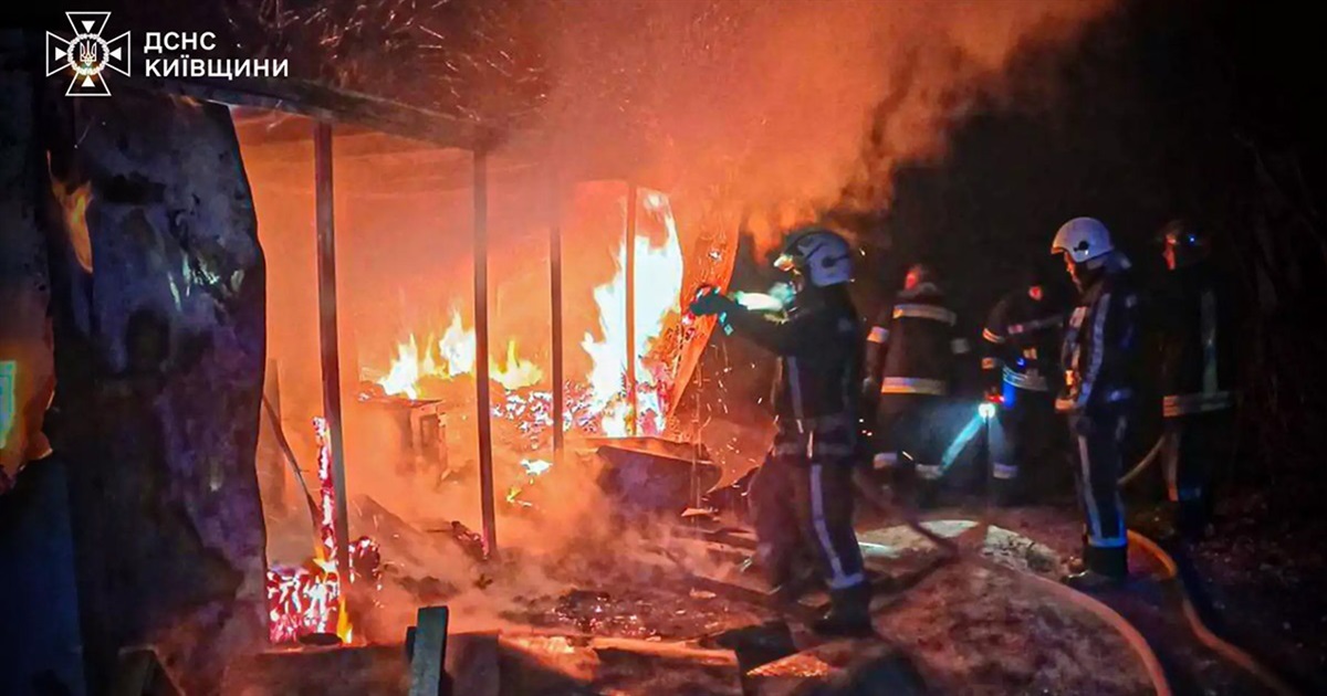У Стайках , що на Ржищівщині, згорів житловий вагончик: постраждав чоловік