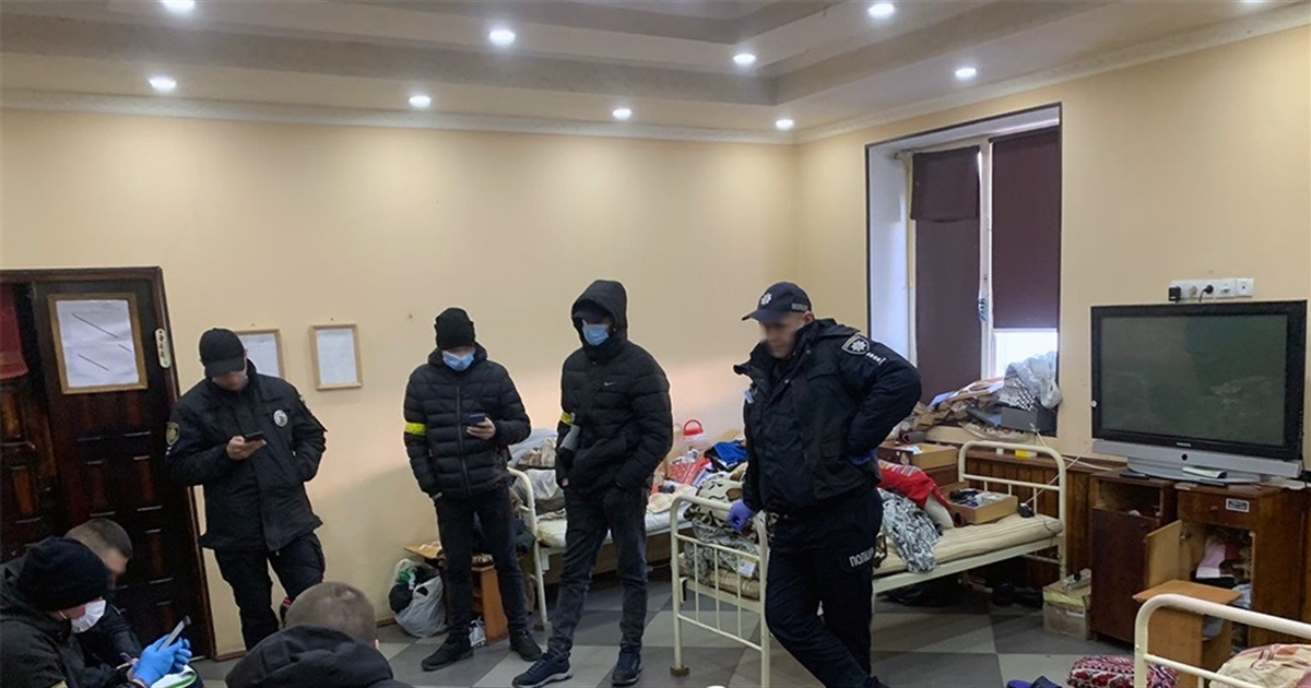 Двоє жителів Звягельщини, перебуваючи у в’язниці, обікрали два десятки громадян