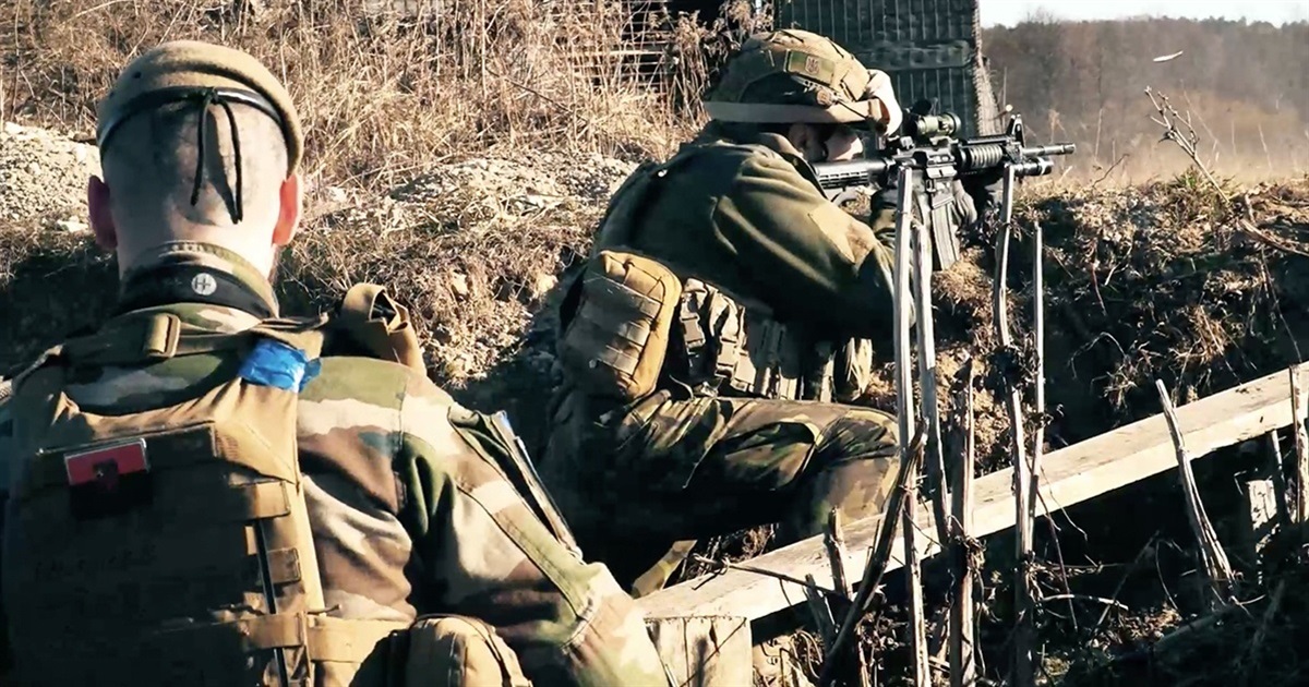 Три роки пліч-о-пліч