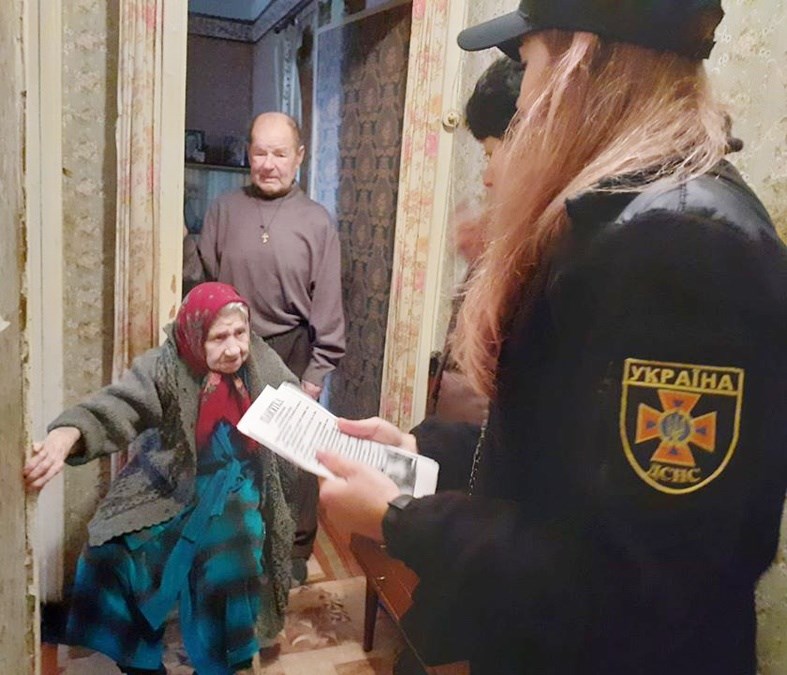 Рятувальники і соцпрацівники провели рейд задля попередження пожеж