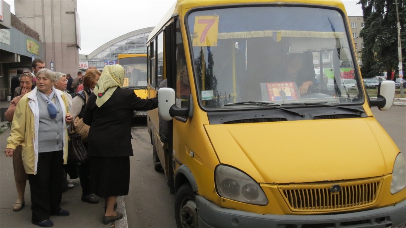 Вартість проїзду 10 грн в межах міста хочуть встановити перевізники. Зросте тариф і в інших зонах