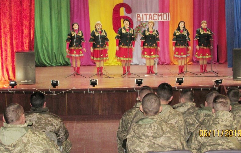 Святковий захід у Новотроїцькому