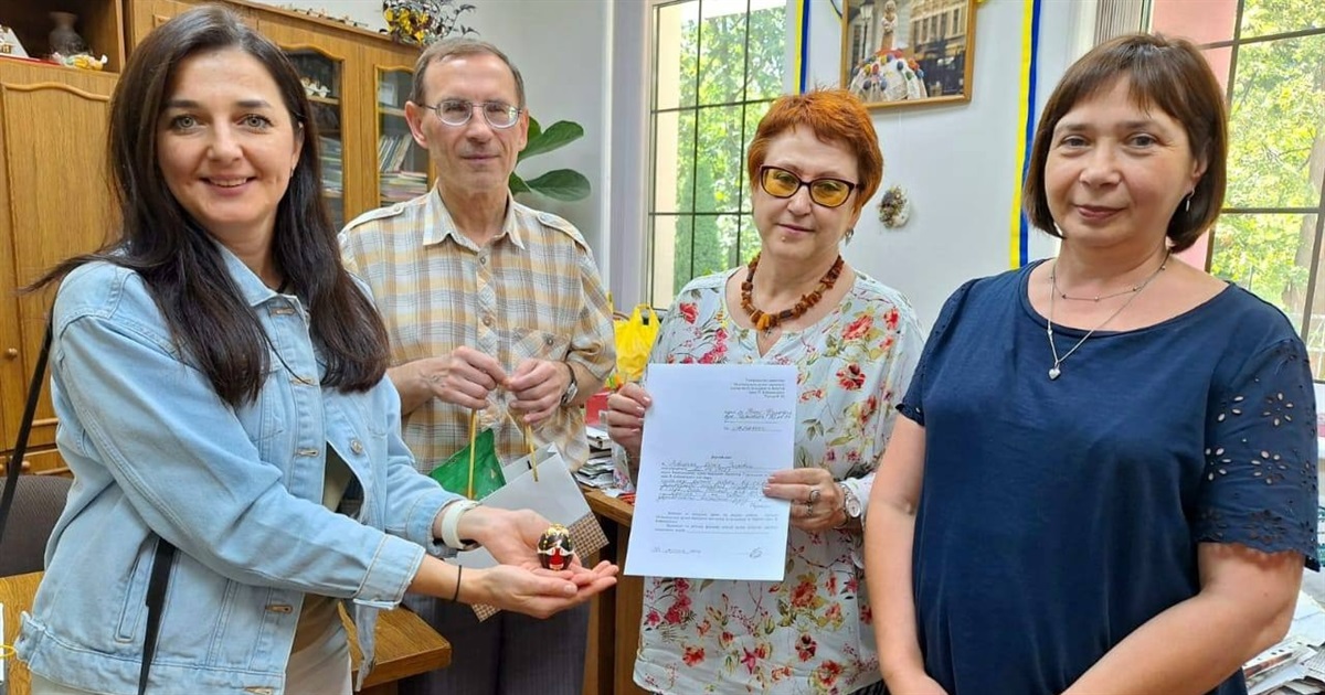 Створені в Абу-Дабі писанки подорожують світом і стають частиною музейних колекцій