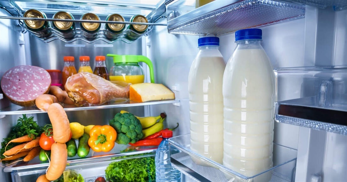 Які продукти не можна зберігати в холодильнику: коли холод рятує, а коли псує