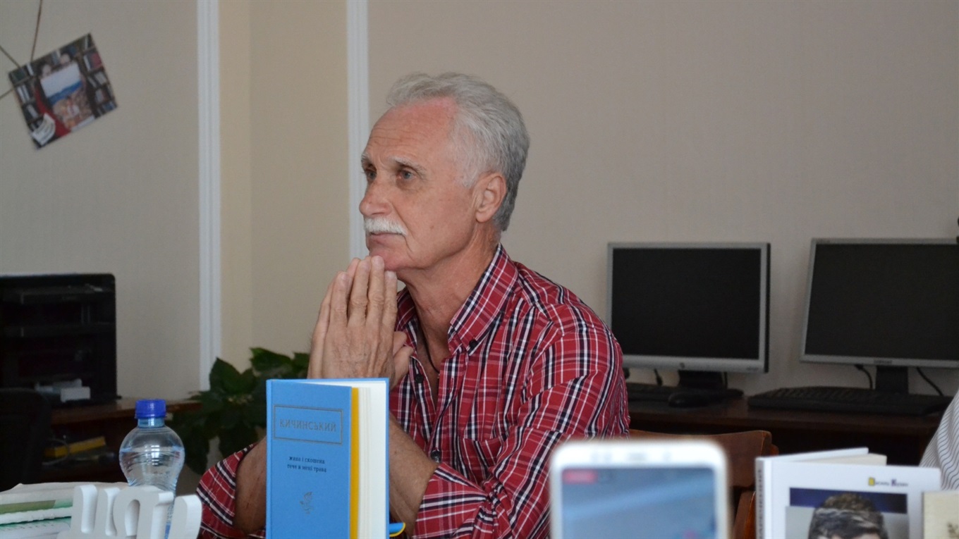 Херсонський поет отримав престижну премію. Його вірші можна навіть співати разом із Джо Дасеном