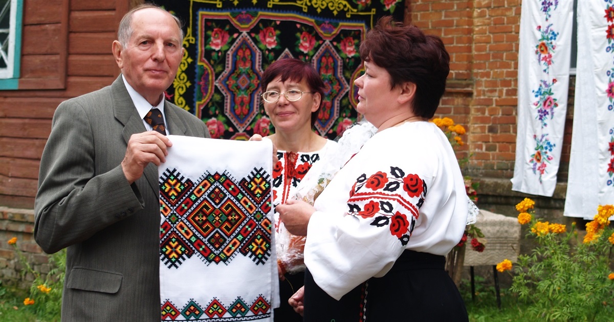 Усім би так любити свою батьківщину! У Корюківці вшанували пам`ять генерала Василя Устименка