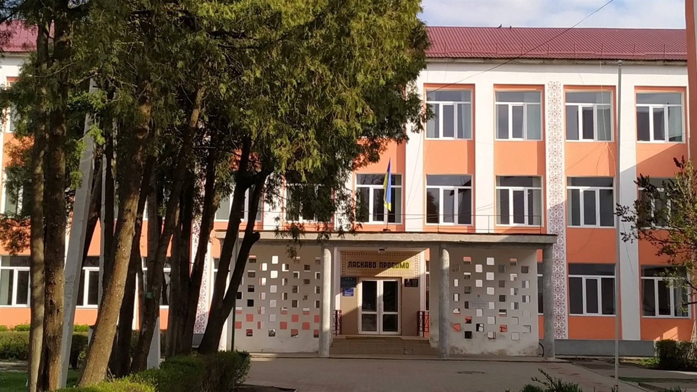 Школа №1 святкує ювілей – 115 років: святкова круговерть думок, вітань, побажань