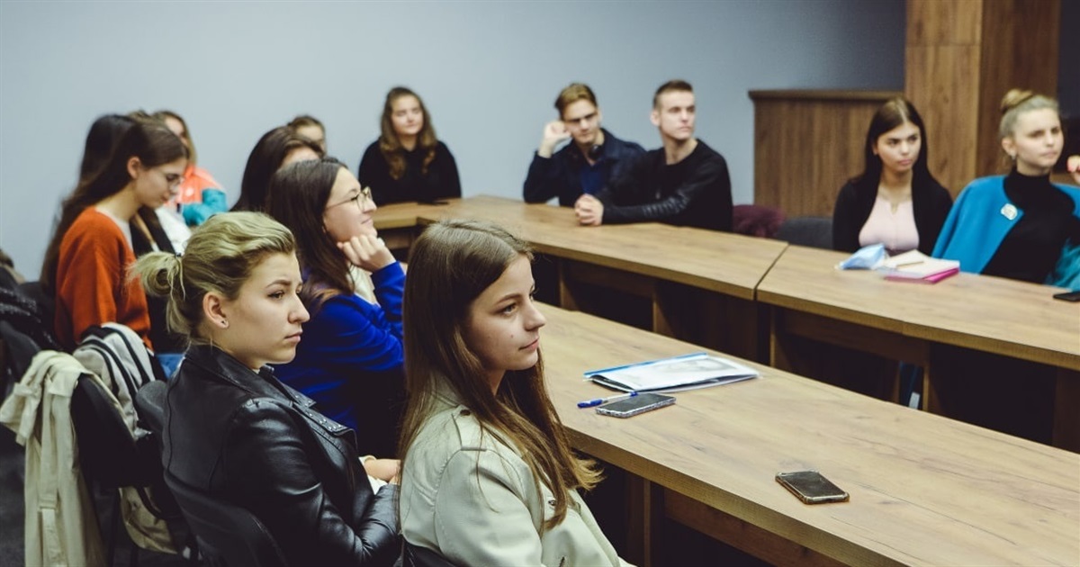 Американець Джон Дюргем провів бінарне заняття з практики перекладу для франківських студентів