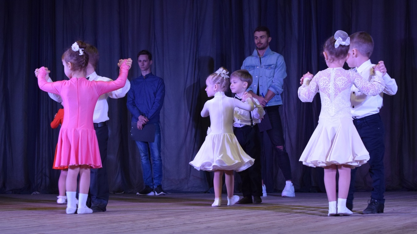 Зірка шоу «Танці з зірками» відкрив у Жмеринці конкурс «Перлина Жмеринки»: фото і відео 