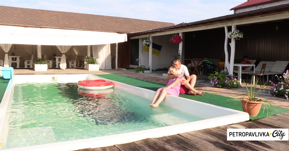 Ваше море в Петропавлівці: Олена та Роман запрошують на відпочинок до RELAX (ВІДЕО)