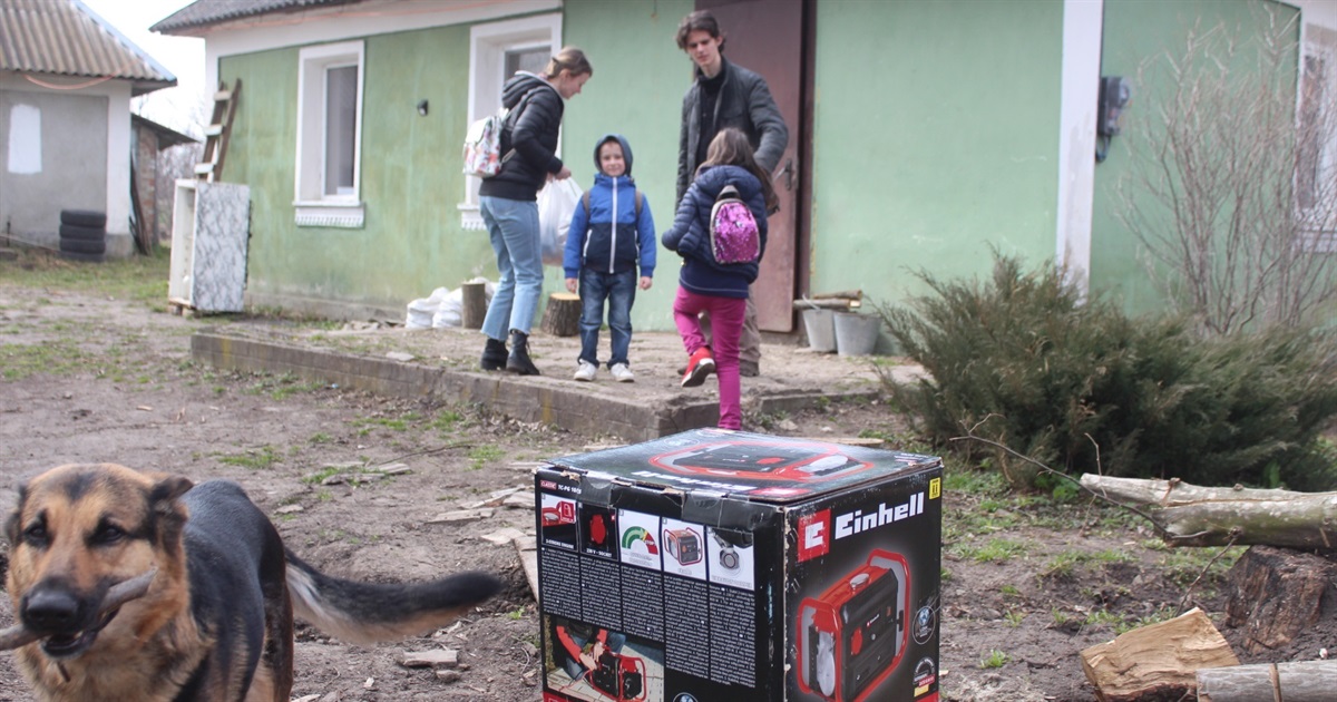 Проєкт «Велика родина». Багатодітна сім’я з Городоччини отримала генератор