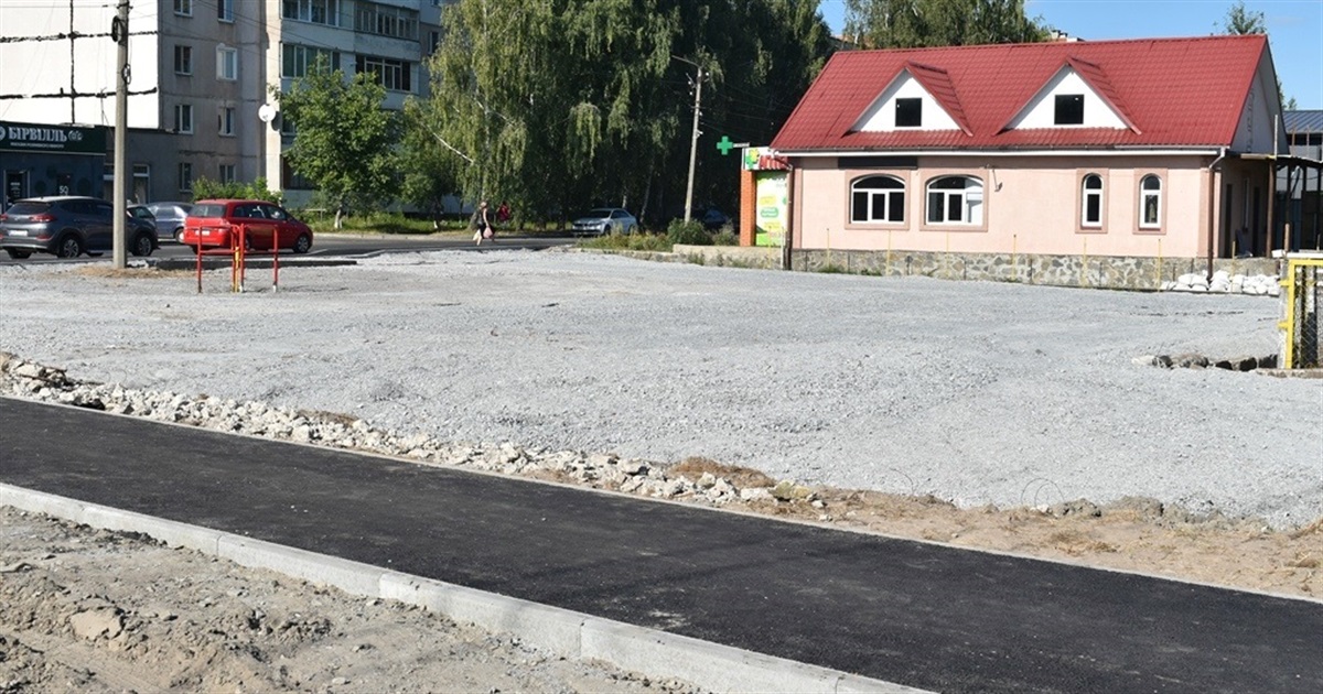 У мікрорайоні "Болгарбуд" облаштовують стоянку автотранспорту та тротуари
