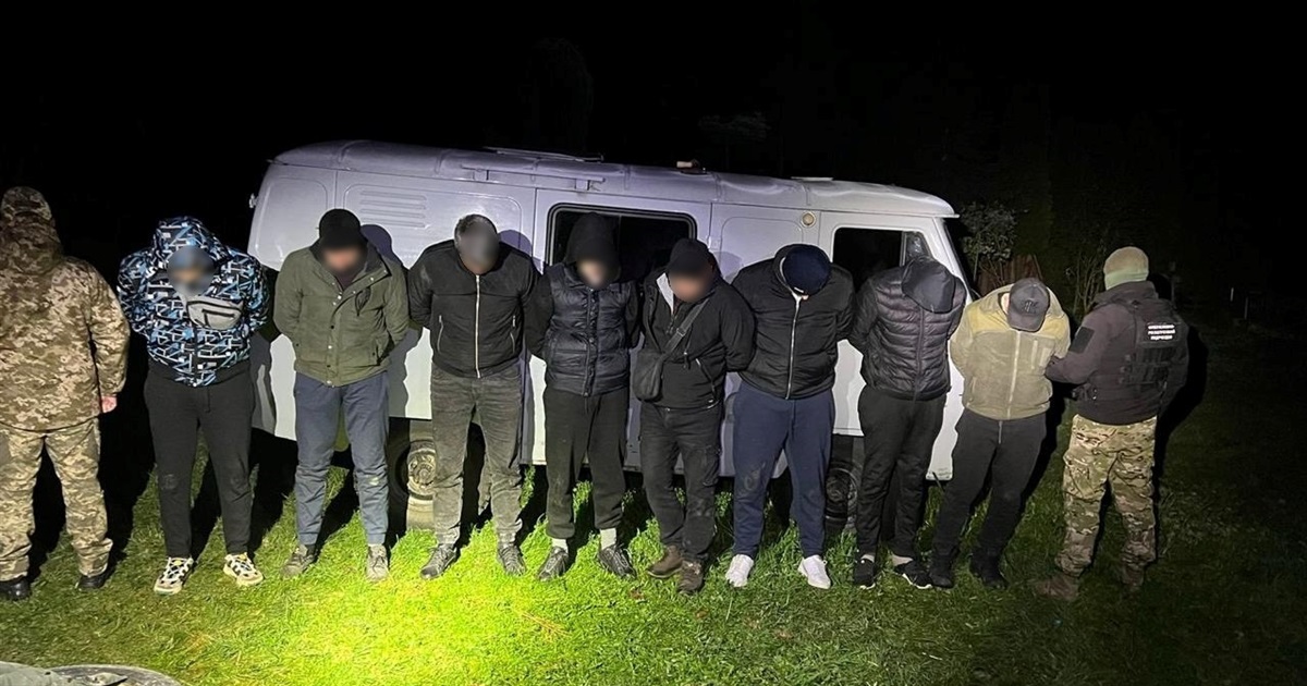 Чоловіки з Житомирщини намагалися на "буханці" проїхати у Румунію за 9 тисяч євро