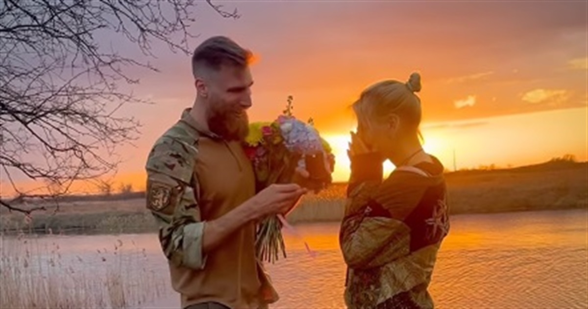 Військовий і поет Павло Вишебаба заручився після трьох місяців стосунків. Хто його обраниця