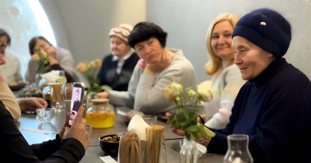 «Можна було жити зовсім по-іншому»: поради жінок 55+ з проєкту «Жити, радіючи»