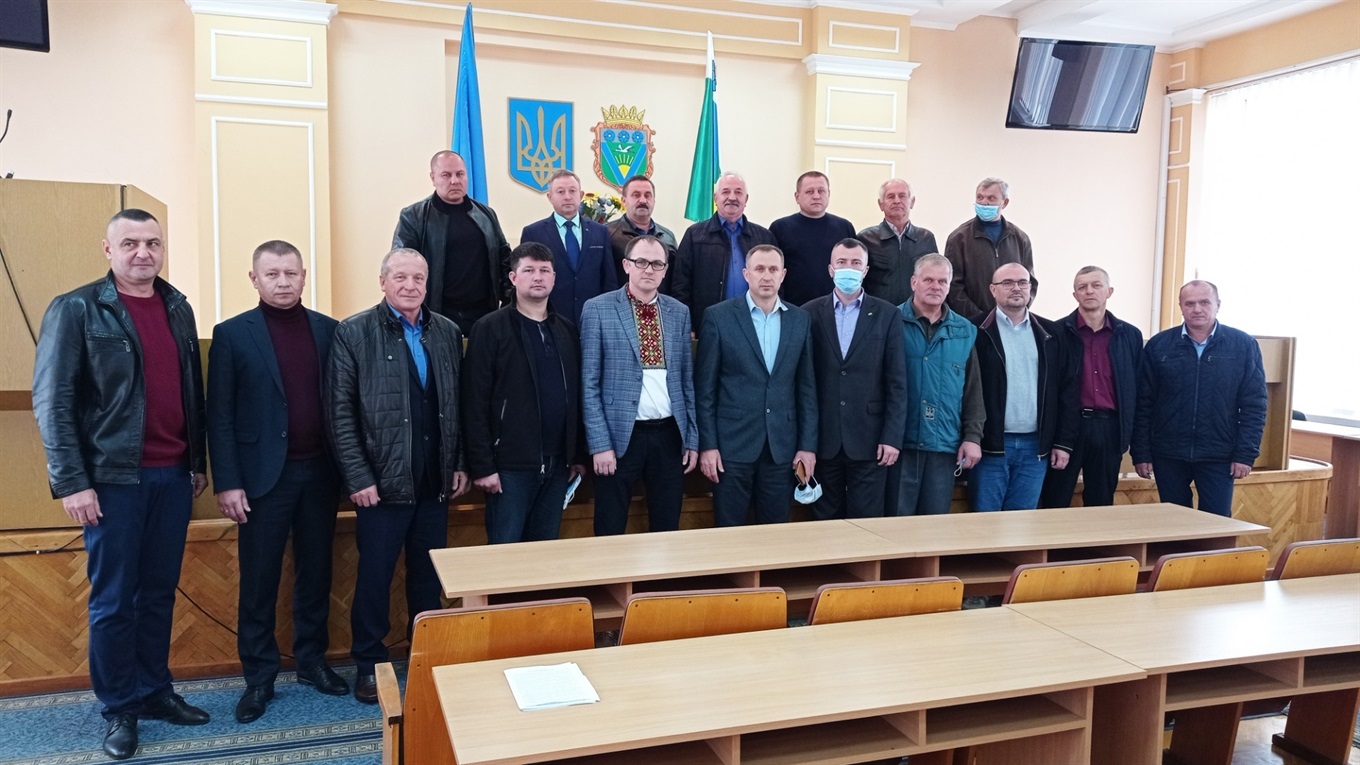 Історична сесія Володимирецької районної ради: останнє її рішення – передати усе майно громадам