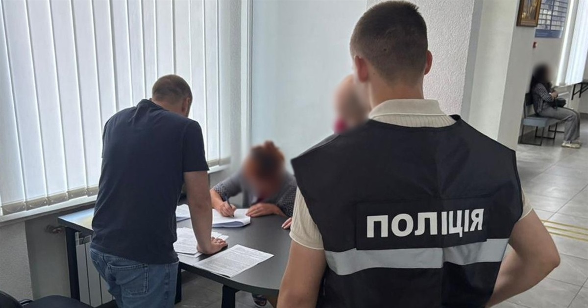 "Мертві душі": директор закладу освіти на Житомирщині 3 роки платив зарплату псевдопрацівникам