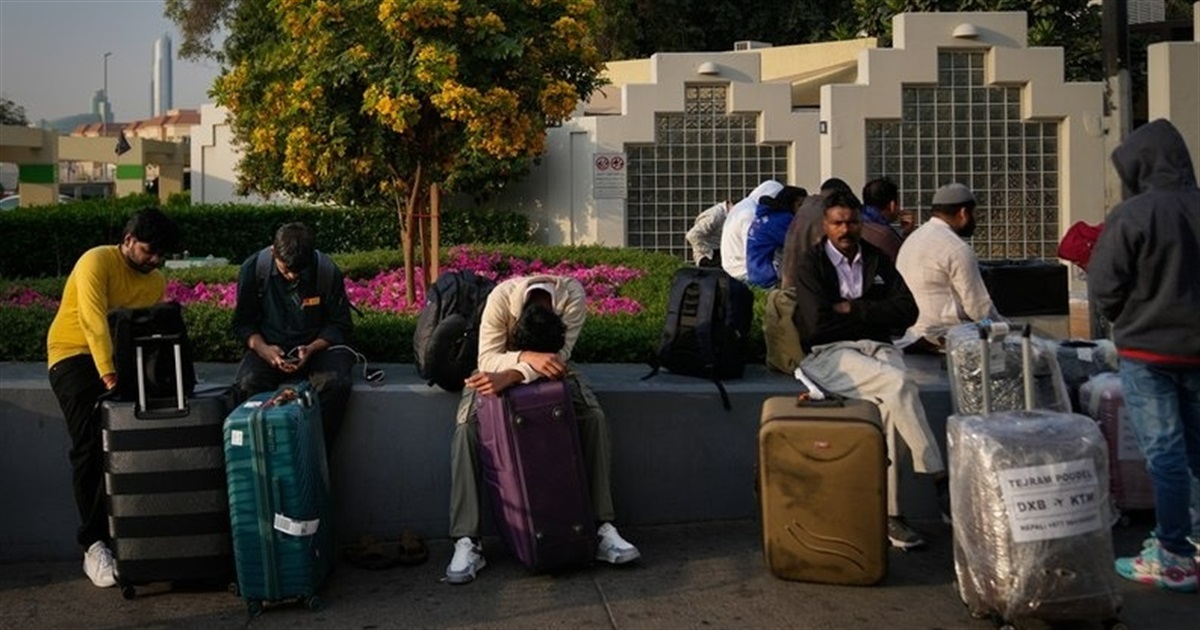 Застрягли в небі та на морі. Як конфлікт на Близькому Сході паралізував туризм