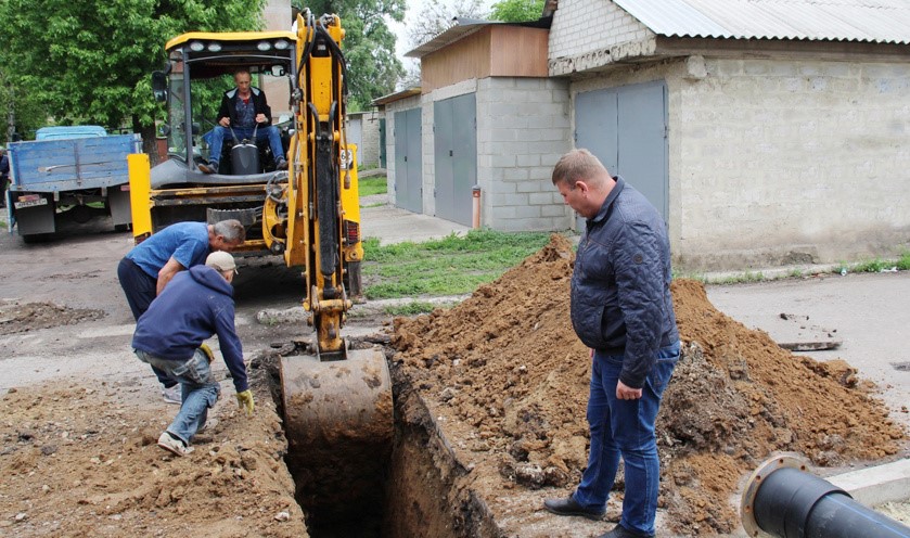 Комунальники Покровська отримують сучасну техніку