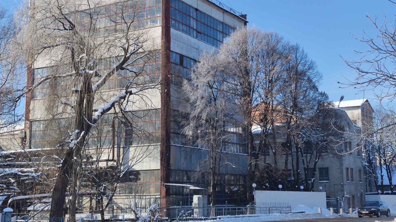 Лужанський спиртзавод оновлюють, щоб запустити виробництво