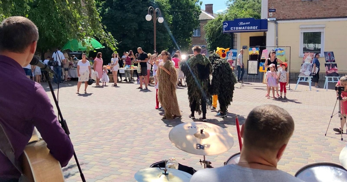 Для 158 батальйону під час благодійного ярмарку в Смілі вдалося зібрати майже 40 000 грн (Відео)