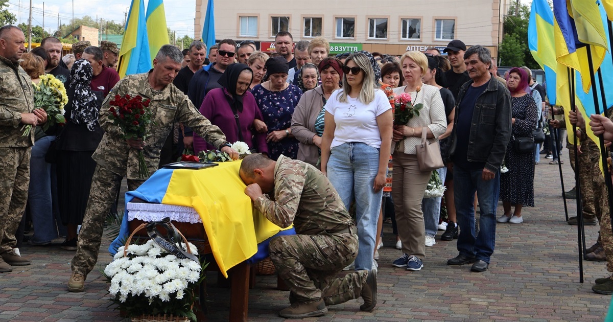 У Сарнах попрощалися з сержантом «Поліських вовків» Геннадієм Бондарем