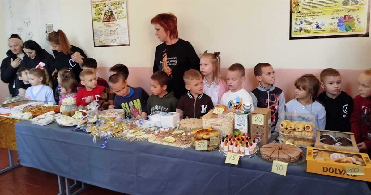 Майже 29 тисяч гривень зібрали для військових на благодійному ярмарку у Пристромській гімназії