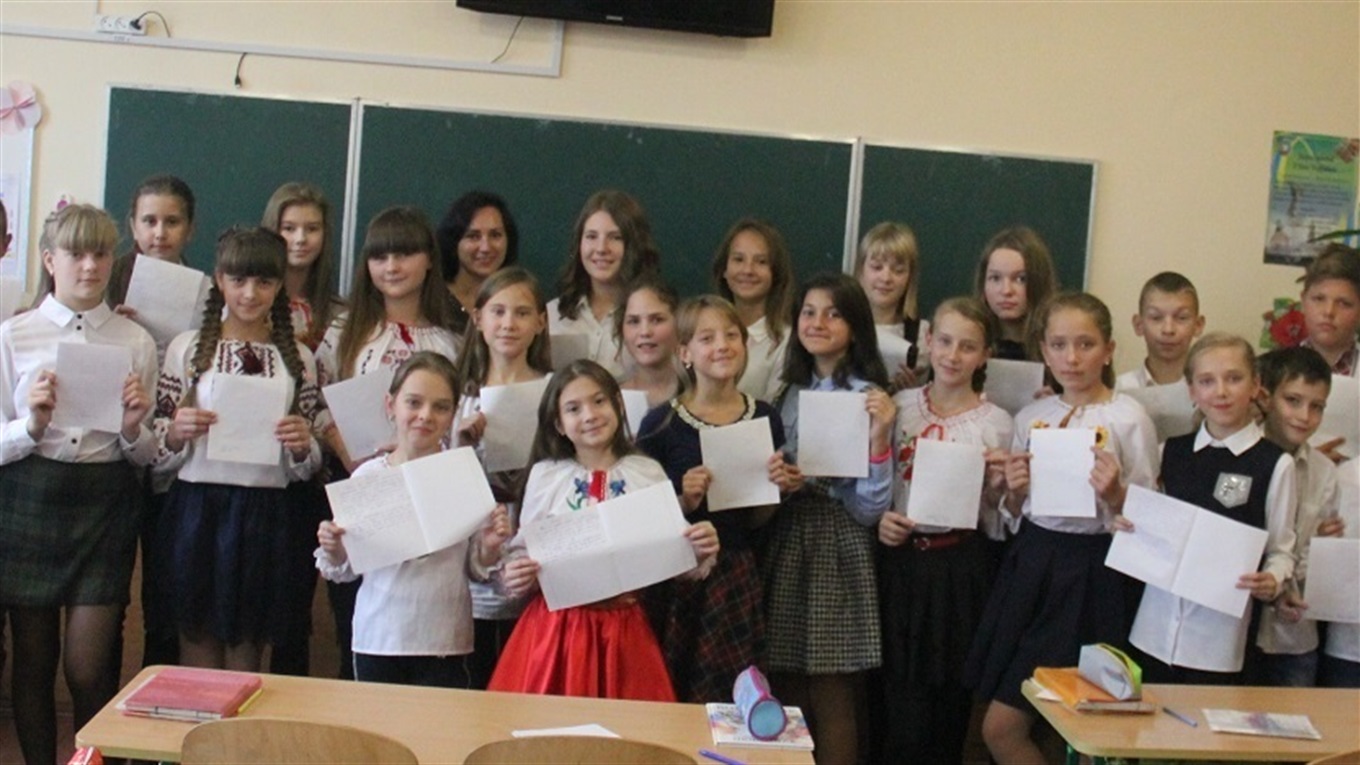 Школярі з Калинівки написали диктант національної єдності
