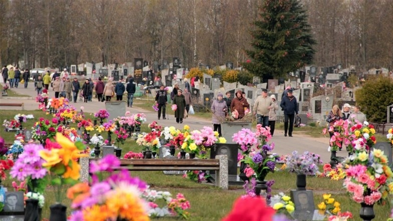 Карантин на Донбассе: за посещение кладбища в поминальные дни оштрафуют