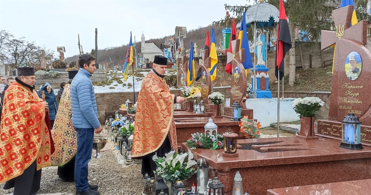 У Білій біля Чорткова посвятили пам’ятники на могилах загиблих воїнів-сільчан