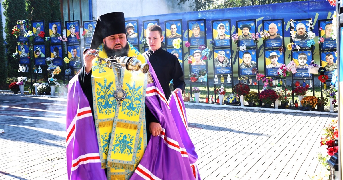 Преосвященний Єпископ Феогност звершив панахиду за загиблими воїнами-захисниками Кіцманської громади