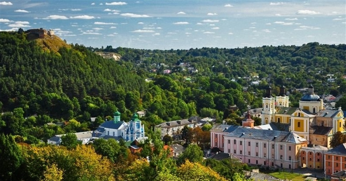 Тернопільщина, яку ви не знали. Подорож найцікавішими місцями - крафтове вино і замки-привиди