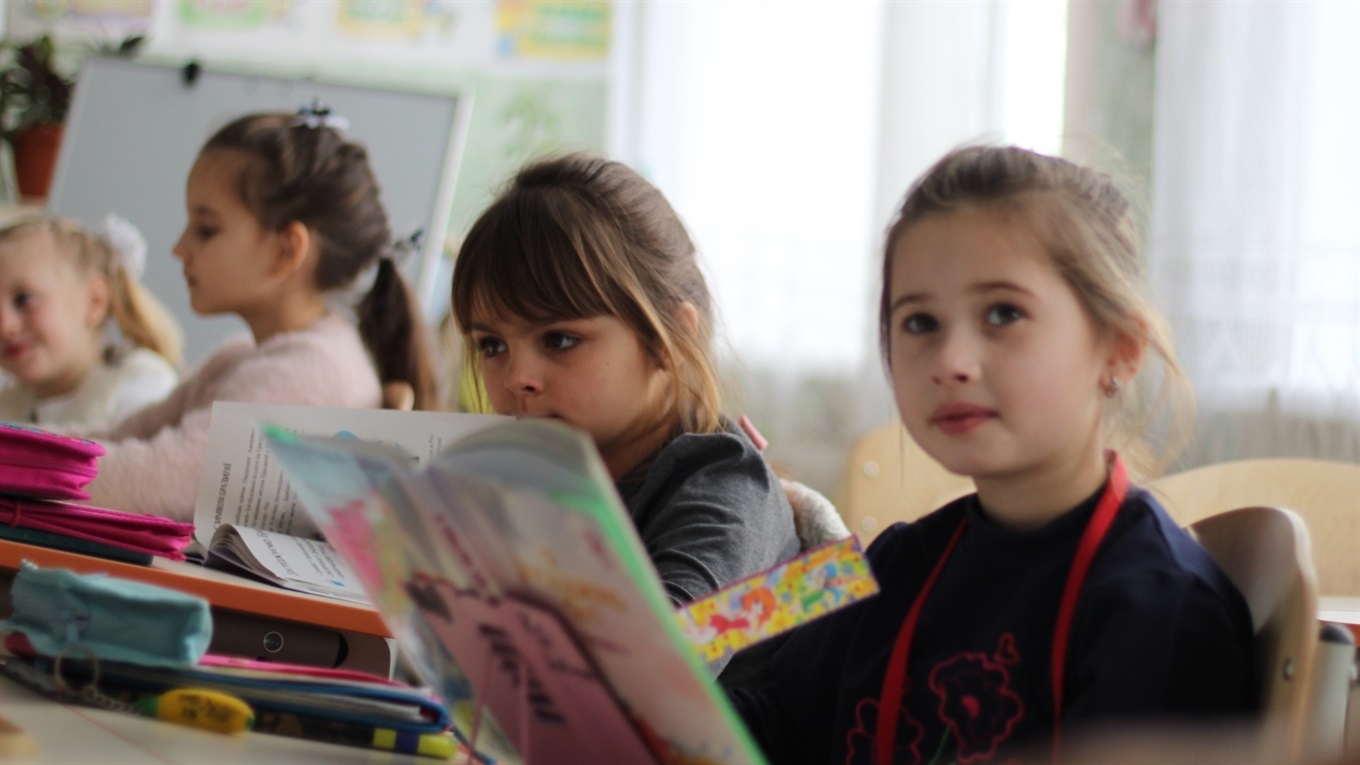 Як навчають дітей у Волновасі. Один день із життя Нової української школи