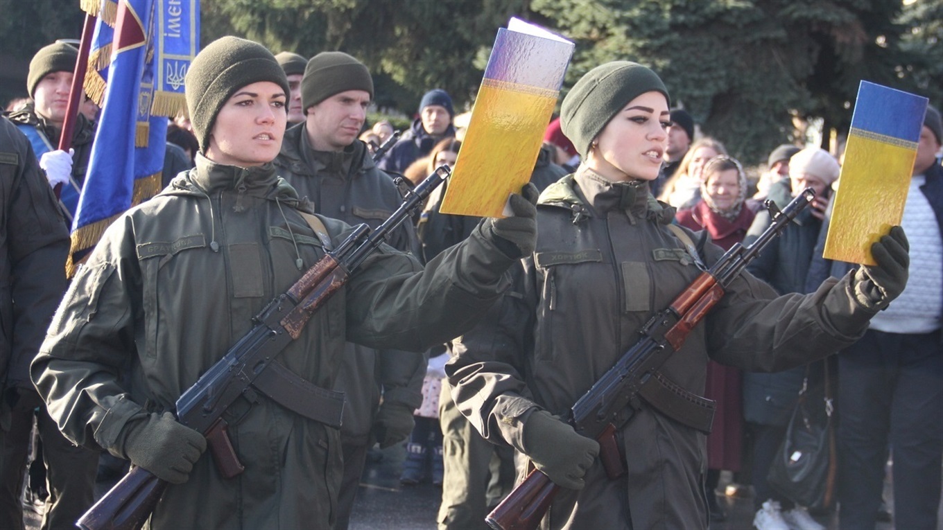 На центральній площі Калинівки нацгвардійці присягнули  Україні