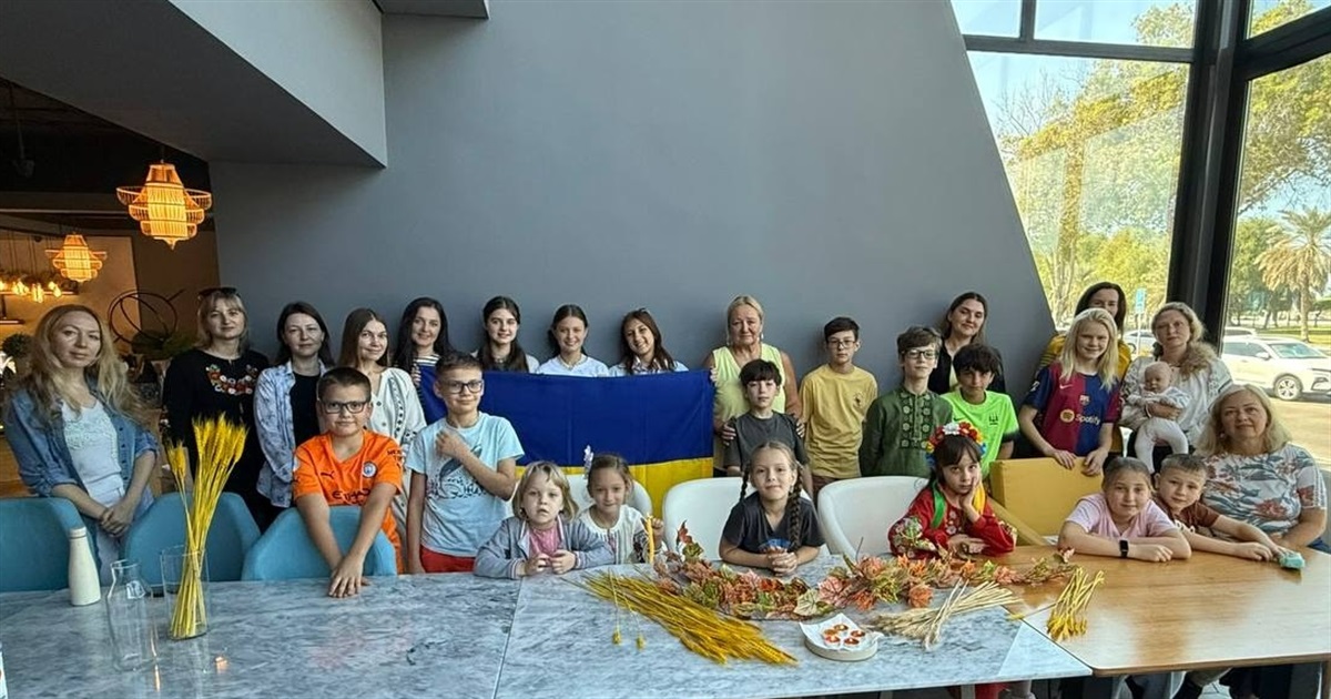 В українській школі «Дивосвіт» в Абу-Дабі вшанували пам’ять жертв Голодомору
