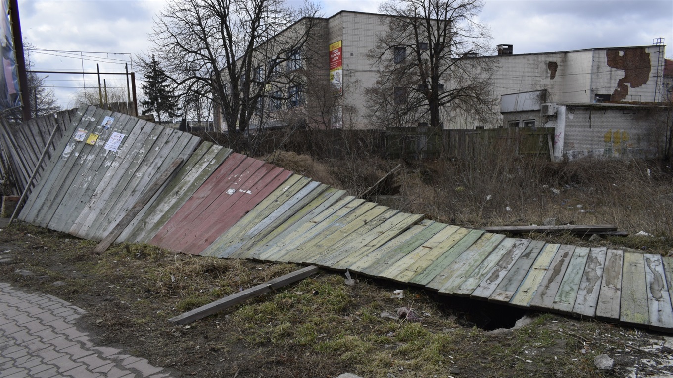 Негода у Жмеринці не вщухає: пориви вітру, град і дощі – ІІ рівень небезпечності
