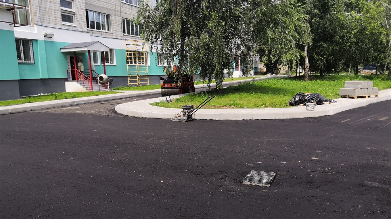 До середини липня будівельники обіцяють впоратися з ремонтом у Переяславській лікарні