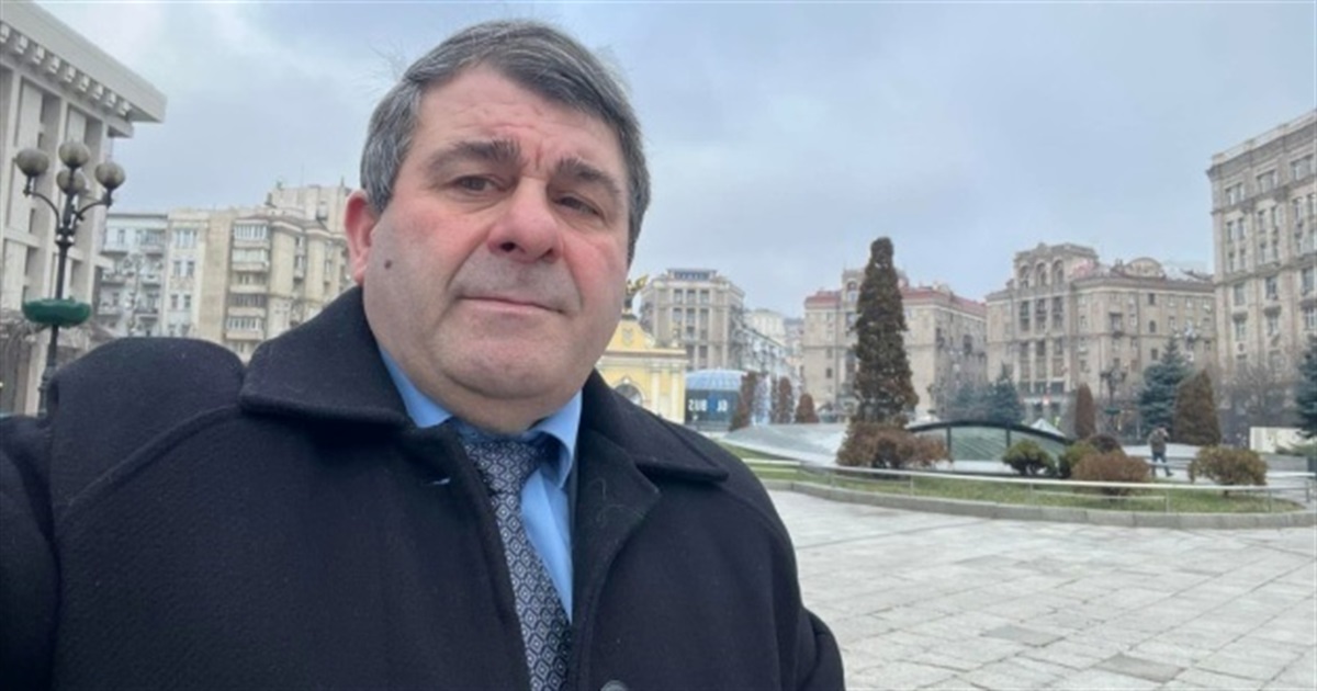 Росіяни знищили завод з виробництва ліфтів у Маріуполі, а власника подали в розшук. Ось його історія